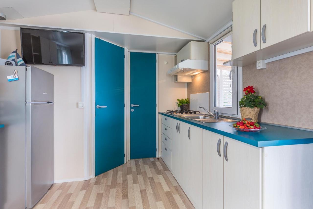 West Coast Mobilhome With Xxl Terrace Tar-Vabriga Luaran gambar